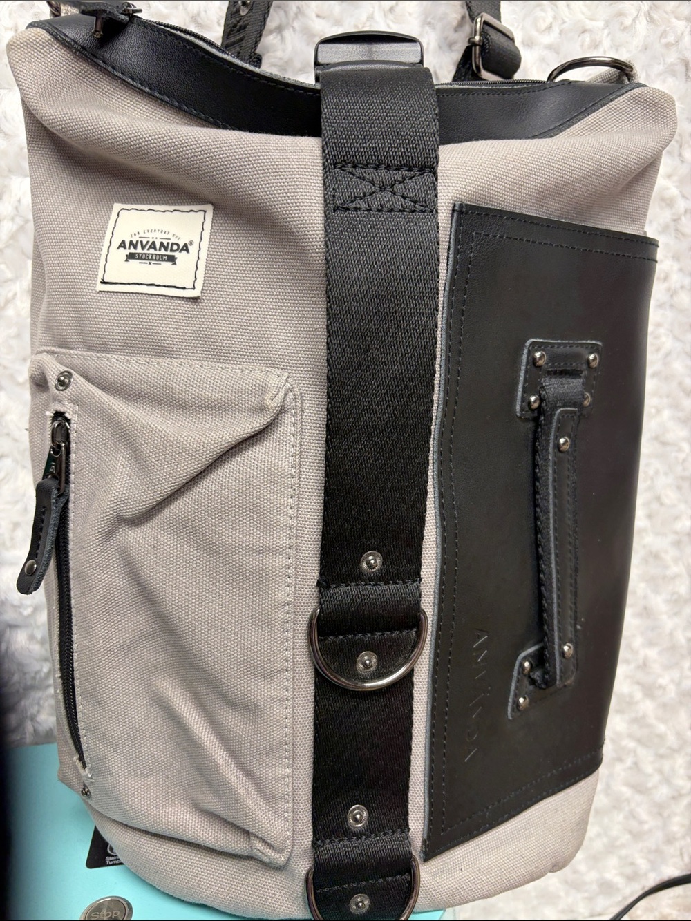 Använda a Great Freakin' Bag gray black canvas multi carry backpack Stockholm